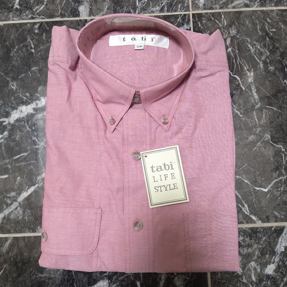 💚 2/$35 NWT Tabi long sleeve dress shirt - light red pink